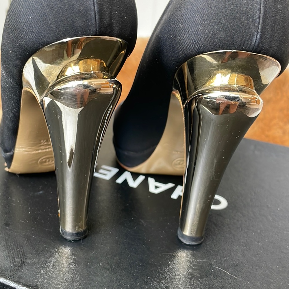 Chanel Pumps - Picture 14 of 17